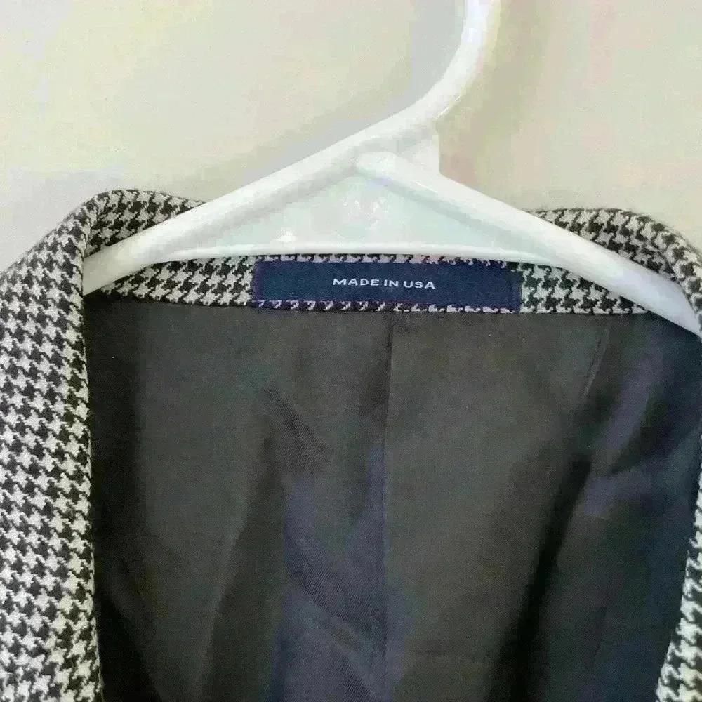100% cashmere LORO PIANA black and white houndstooth SIZE 43R two button blazer